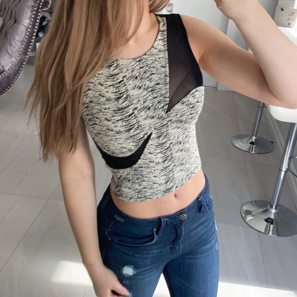 Mesh Crop - Picture 8 of 9